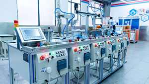 Yeni Orijinal Hazır Yeni Orijinal Hazır T.422-01Y 16A VDE0660-IP65 Depo Endüstriyel Otomasyon PLC Programlama Kontrol Cihazı - Product Image 3