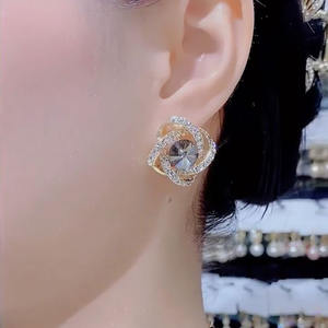 Pendientes de Rosa con Pedrería Personalizados - Product Image 4