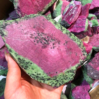 Vente en gros de pierres précieuses brutes en quartz naturel, rubis, zoisite, spécimen d'épidot de pierre brute