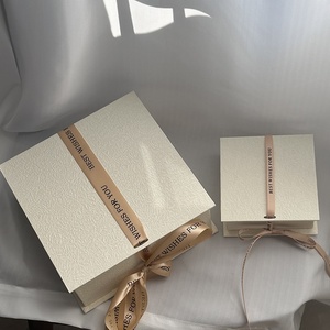 Caja de Regalo Magnética de Cartón Kraft Blanco de Lujo con Logotipo Personalizado, Caja Rígida de Cartón al <span class=keywords><strong>por</strong></span> <span class=keywords><strong>Mayor</strong></span> <span class=keywords><strong>para</strong></span> Empaque de Ropa, Cosméticos y Joyería - Product Image 6