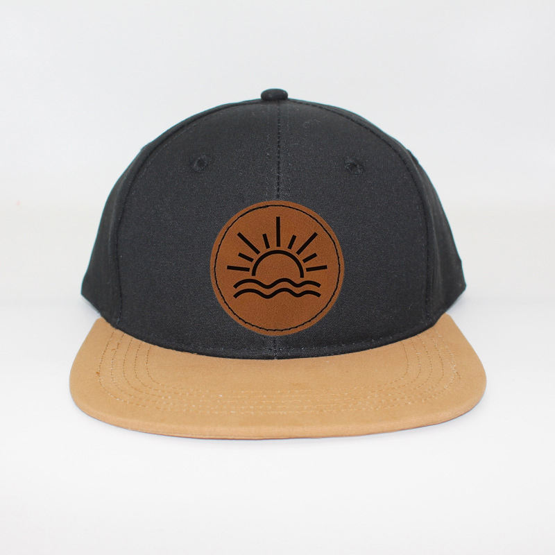 สีน้ำตาลดำ