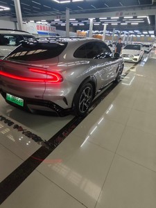 Xiaomi YU7 <span class=keywords><strong>Auto</strong></span> Elettrica <span class=keywords><strong>Usata</strong></span> 5 Posti Doppio Motore AWD Grigia 2025 FOB Pronta per l'Esportazione - Product Image 3