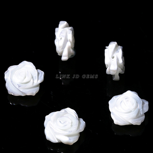 LINK JD GEMS JDLBKS91 Ciondolo Charm in <span class=keywords><strong>Madreperla</strong></span> Naturale Bianca a Forma di Rosa Intagliata per Creazione di Gioielli Fai-da-Te, Collane e <span class=keywords><strong>Orecchini</strong></span> - Product Image 2