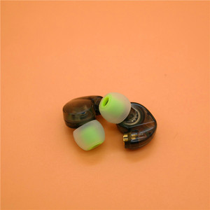 Conector de auriculares desmontable MmCx para cables Shure con excelente calidad de sonido y amplia escala sonora - Product Image 3