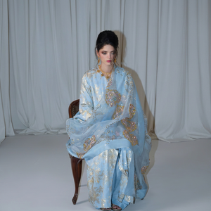 Ensemble Kurta/Kurti en soie pour femmes The Age of Innocence - Séchage rapide et évacuation de l'humidité, vêtements décontractés pour toutes les saisons - Product Image 1