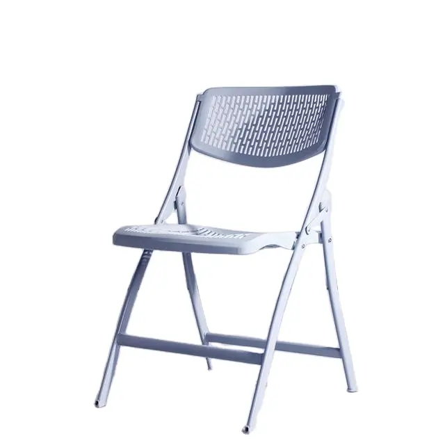 Belle sedie da banchetto per eventi nuziali impilabili pieghevoli in resina bianca PP in plastica con gambe in metallo per esterni sedie per la casa