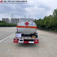 Camion-citerne à huile en acier de haute qualité Sinotruk HOWO 4x2, 20000 litres, avec fonction de pulvérisation, camion-citerne de transport d'huile/carburant diesel/essence 6x4