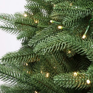 Sapin de Noël artificiel de 210 cm, pré-éclairé, plein et moelleux, pour la décoration de la maison, du salon, des fêtes - Product Image 4