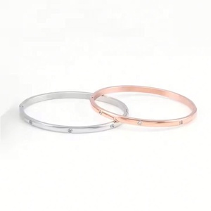 Bracelet jonc ZYO personnalisé en diamant CZ, jonc jonc en or rose véritable pavé de diamants pour femme avec cercle en acier inoxydable - Product Image 6