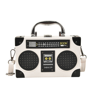 Bolso Novedoso con Forma de Casete de Radio, Mini Bolso Tipo Caja con Cierre de Botón, Asa Superior, Correa Ajustable y Forro de Poliéster para Mujeres y Niñas - Product Image 5