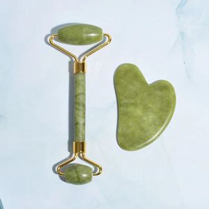 Rouleau de <span class=keywords><strong>jade</strong></span> naturel double tête pour massage Gua Sha, ensemble rouleau de <span class=keywords><strong>jade</strong></span> et Gua Sha, vente en gros, direct usine - Product Image 4