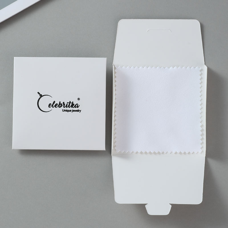 สีขาวพร้อมการ์ด