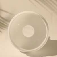 Abat-jour en verre opale blanc laiteux pour luminaire suspendu, forme sculpturale, décoration intérieure