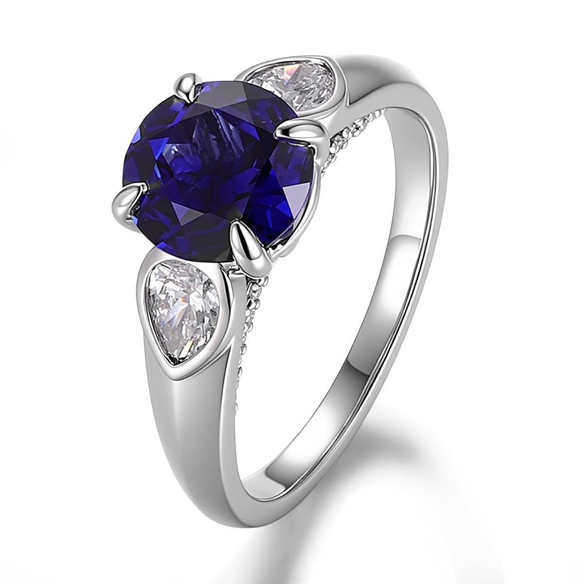 Bague en or massif 18 carats avec pierre précieuse de laboratoire.