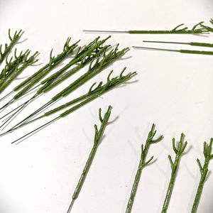 Flor Artificial de Cinco Ramas con Alambre de Hierro y Follaje Verde para Decoraciones Navideñas de Interior O35 - Product Image 3