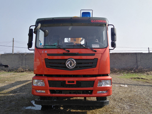 Grúa Montada en <span class=keywords><strong>Camión</strong></span> Dongfeng de Servicio Pesado 6X4, 15 m, MOOG, Motor Cummins de 240 HP, Potente Motor de Engranajes, Solución de Transporte Eficiente - Product Image 2