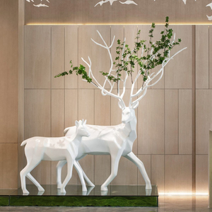 Estatua de Ciervo Elegante de Fibra de Vidrio para Exteriores, Diseño Moderno, Personalizable, Decoración para Jardín y Patio, Escultura de Ciervo de Tamaño Real - Product Image 1