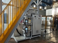 BBET Robot aérien entièrement fermé Découpe au jet d'eau Machines industrielles avec table rotative CNC