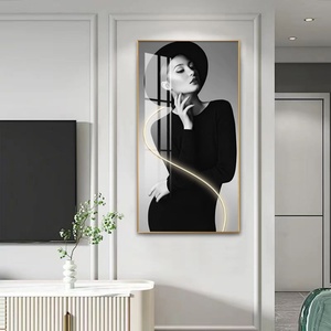 Peinture sur Porcelaine Cristalline Personnalisée pour Décoration Murale, Impression HD, Élégante Peinture de Dame, Art Mural LED pour Hôtel et Salon – Vente en Gros - Product Image 3