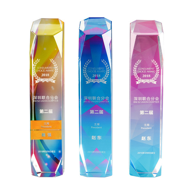 Недорогие прозрачные модные награды из хрустального стекла неправильной формы, Китай