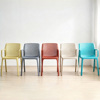 Fauteuil en plastique perforé résistant aux intempéries pour terrasse extérieure, jardin, usage commercial