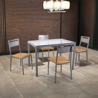Ensemble moderne table et chaises de salle à manger italienne Mobilier de maison en métal pour salle à manger Cuisine Salon Villa Hôtel