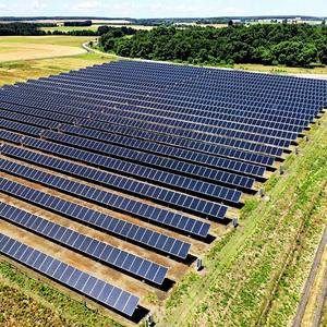 Système de suivi <span class=keywords><strong>solaire</strong></span> à haute performance avec entraînement rotatif automatique à axe unique de 5 MW, conception robuste - Product Image 1