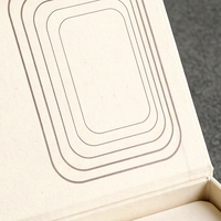 Boîte rigide magnétique personnalisée de style livre blanc pour présentation horizontale de flacon de parfum, pour emballage de parfum sur mesure