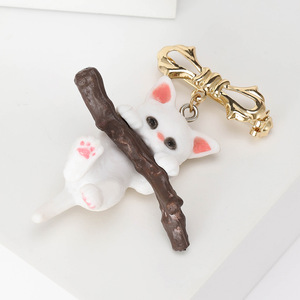 Fashion Cute Dripping Oil Cat Lying on Branch Shaped Brooch <strong>Jewelry</strong> Women's Banquet Classic Elegant Gift <strong>Jewelry</strong> - Product Image 3