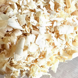 Briquettes et bâtonnets de bois de pin de haute qualité de 6mm de diamètre directement du Vietnam granulés de bois emballés dans un sac à prix très bon marché - Product Image 1