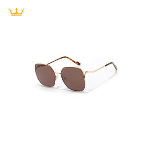 نظارات شمسية للجنسين مستقطبة ومضادة للأشعة فوق البنفسجية بعدسات TAC، أحدث تصميم بإطار مربع كبير الحجم وعصري جاهز للاستخدام الخارجي - Product Image 2