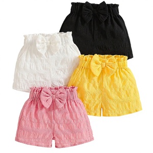Atmungsaktive, gestrickte, bedruckte, dreidimensionale Schleifen-Baby-Mädchen-Shorts, 100 % Polyester, 4-teiliges Sommerkleidungsset, Baby-Shorts - Product Image 1