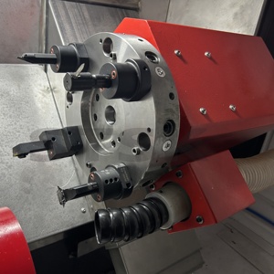 Tornio CNC SKF per la produzione di stampi per guarnizioni idrauliche, CNC per la produzione di guarnizioni in gomma con sistema CNC Fanuc Siemens - Product Image 3