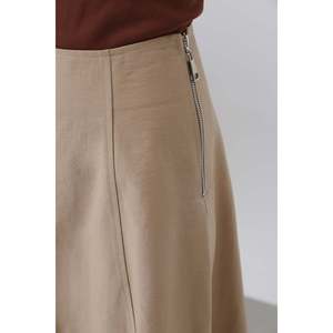 Jupe longue évasée élégante pour femme de la marque Soul, couleur camel, pour occasions décontractées et spéciales - Product Image 5