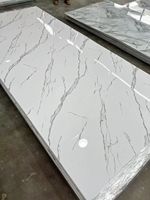 Revêtement mural rapide en PVC effet marbre blanc doré avec protection UV pour aménagement intérieur