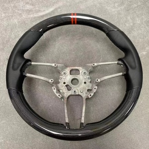 Volant de direction haute performance Porsche fabriqué en usine par J Auto Factory pour Panamera Cayenne Cayman 911 991 970 - Cuir perforé + carbone - Product Image 4