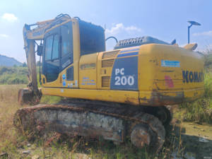 Kullanılmış Ekskavatör Komatsu PC200 Orijinal Ekskavatör Kaynak Tedarikçi Doğrudan Satış İkinci El Paletli Kazıcı İş Makinesi - Product Image 2