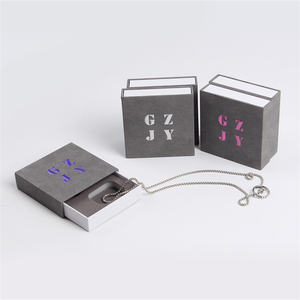 Personalizza un piccolo portagioie in cartone di lusso con confezione regalo per bottiglia con inserto portagioie in carta con il tuo Logo - Product Image 6