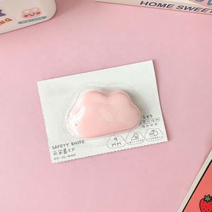 มีดคัตเตอร์พลาสติกแบบพกพาขนาดเล็ก ลายกระต่าย สำหรับนักเรียน ใช้แกะซองจดหมาย ตัดกระดาษ รุ่นคลาวด์มินิ พร้อมส่ง - Product Image 4