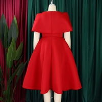 Robe de soirée élégante en satin à col carré, avec nœud sur l'épaule, poches latérales et jupe évasée mi-longue pour femme