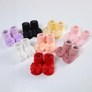 2023 नवजात शिशु हेयरबैंड + मोजे सेट बेबी रिबन बैंड धनुष हेडबैंड बेबी बुना हुआ कपास मोजे - Product Image 2