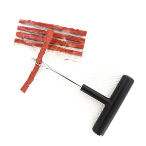 Kit de Reparación de Neumáticos de Acero al Carbono Premium con 2 Juegos de Agujas Espirales en Forma de T para Fácil Reparación de Pinchazos, Negro, Audi A8 2022-2024 - Product Image 1