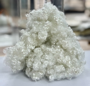 Fibra de Poliéster Siliconada Hueca Conjugada Reciclada HC 15D 51mm de Bajo Precio, Alta Voluminosidad y Fácil Apertura - Product Image 4