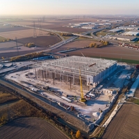 Atelier modulaire en acier construit avec des kits de construction PEB pour une production industrielle évolutive et une extension d'usine