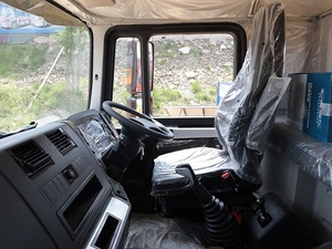 Grue montée sur camion SHACMAN 6,3 tonnes à direction universelle 360° et 10 roues, mouvement facile, sans angle mort, haute flexibilité, utilisation simple - Product Image 4