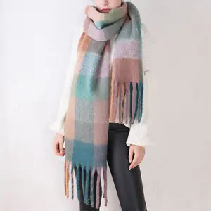 패션 많은 색상 옵션 대형 특대 겨울 스카프 케이프 숄 체크 아크릴 직사각형 청키 프린지 여성 푹신한 격자 무늬 스카프