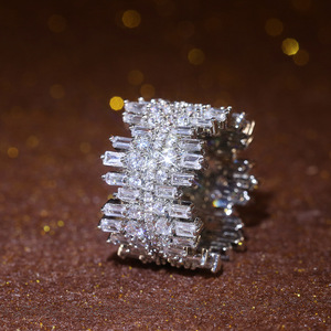 Anelli di zircone irregolari da donna di vendita calda lusso europeo americano classico alla moda gioielli in rame per il regalo di nozze di fidanzamento - Product Image 1
