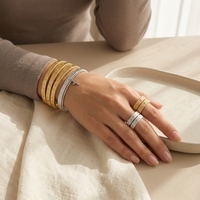 Ensemble de bijoux plaqué or 18 carats avec zircone cubique, bracelet, bague, collier et boucles d'oreilles texturés en forme de trèfle, style italien pour femmes