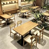 Ensemble de salle à manger commercial style forêt zen, table et chaises de café naturelles et apaisantes pour bar à domicile et restaurants de restauration rapide