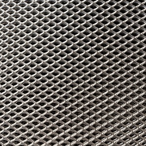 Maille métallique expansée de haute qualité, fourniture directe d'<span class=keywords><strong>usine</strong></span>, surface lisse, tissage uni, perforée pour marche d'escalier - Product Image 5